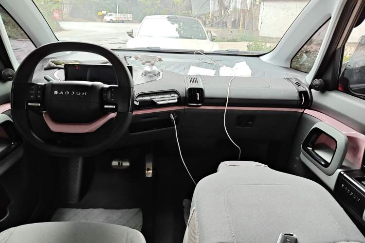 Used Baojun E300 2020 Plus Starry Intelligence Edition Center Console