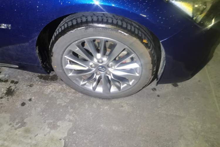 Used Infiniti Q50L 2018 2.0T Enjoyment Version China VI Standard Right Front Wheel Hub