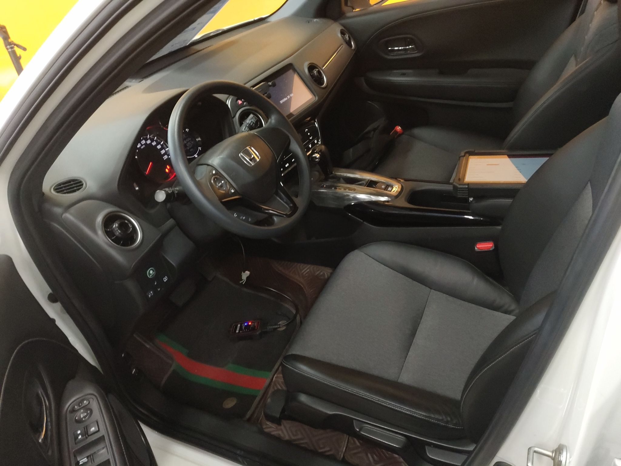 Переднее сиденье в автомобиле