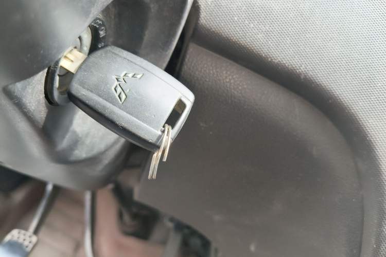 Used Wuling Rongguang 2014 1.2L S Base Model