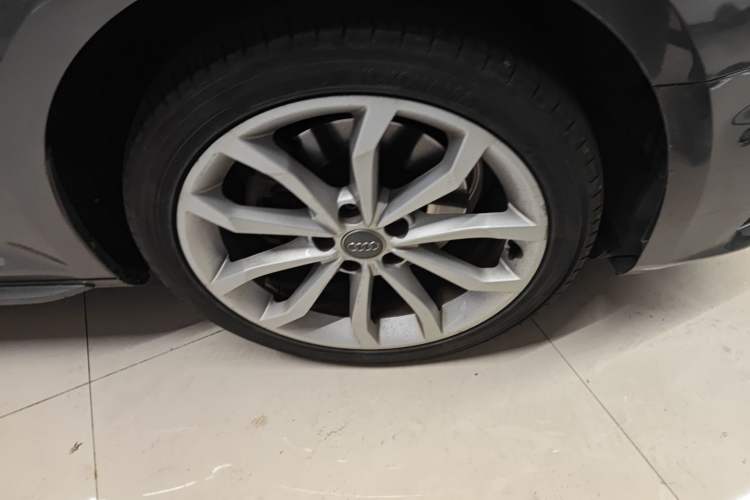 Used Audi A4L 2019 40 TFSI Fashion Edition China VI Emission Standard Right Front Wheel Hub