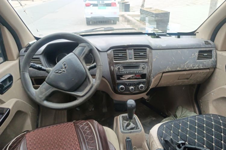 Used Wuling Rongguang 2014 1.5L S Standard Version