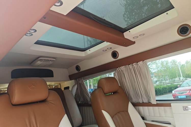 Used Mercedes-Benz Vito  Headliner