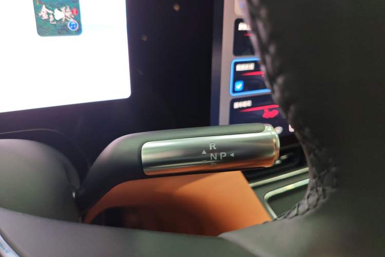 Used Hima AITO M8 2025 Extended-Range Ultra Version 53.4 kWh 6-Seater Edition
