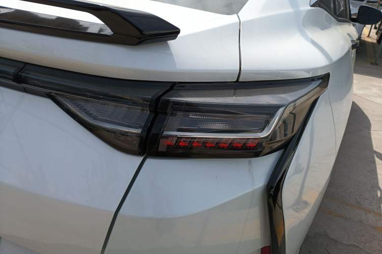 Used Dongfeng Aeolus Yixuan 2023 Mach Edition 1.5T Automatic Pursuit Rider Version Exterior 3