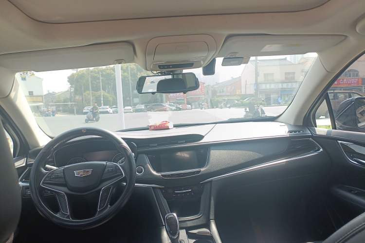 Used Cadillac XT5 2018 25T Luxury Model