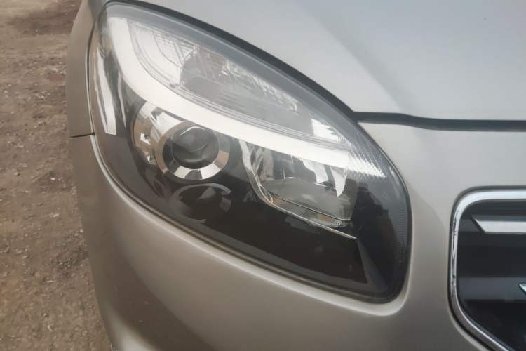 Used Renault Koleos 2012 2.5L Two-Wheel Drive Comfort Edition with Navigation