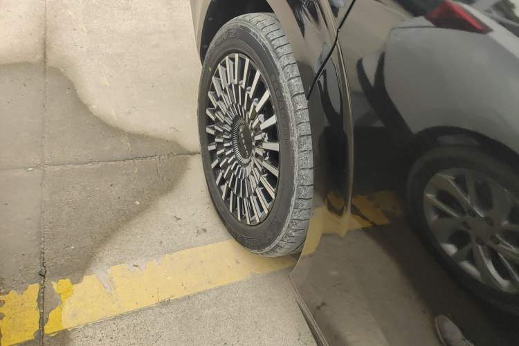 Used Zeekr 009 2022 WE Edition Right Rear Wheel Hub