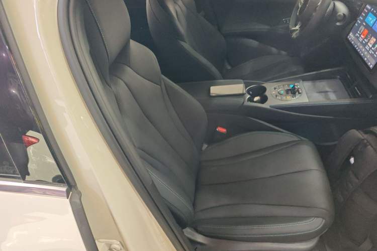 Used BYD Seal 06 New Energy 2025 DM-i Smart Drive 120KM Deluxe Model Right Front Seat