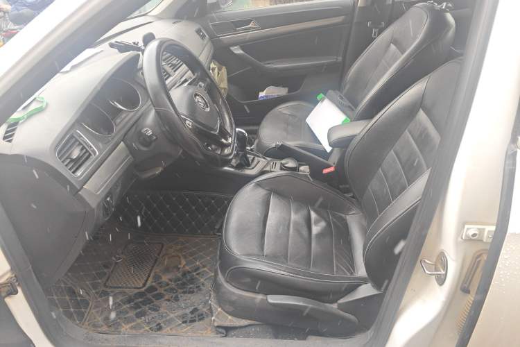 Used Volkswagen Lavida 2017 1.6L Automatic Comfort Edition
