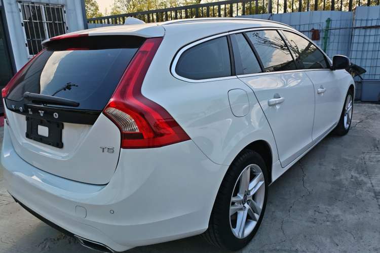 Used Volvo V60 2015 T5 Zhiya Edition