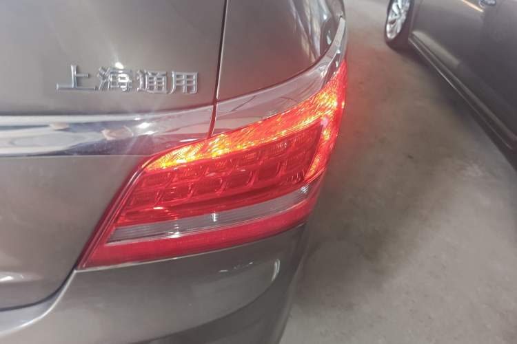 Used Buick LaCrosse 2013 2.4L SIDI Leading Comfort Version Right Rear Taillight