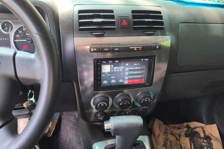 Used Hummer H3 2008 H3x 3.7 Audio And AC Panel