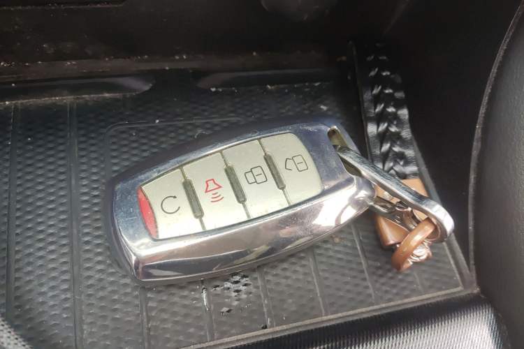 Used Great Wall Poer 2021 2.0T Global Version Passenger Automatic Diesel Two-Wheel Drive Comfort Trim Standard Cab GW4D20M Vehicle Key