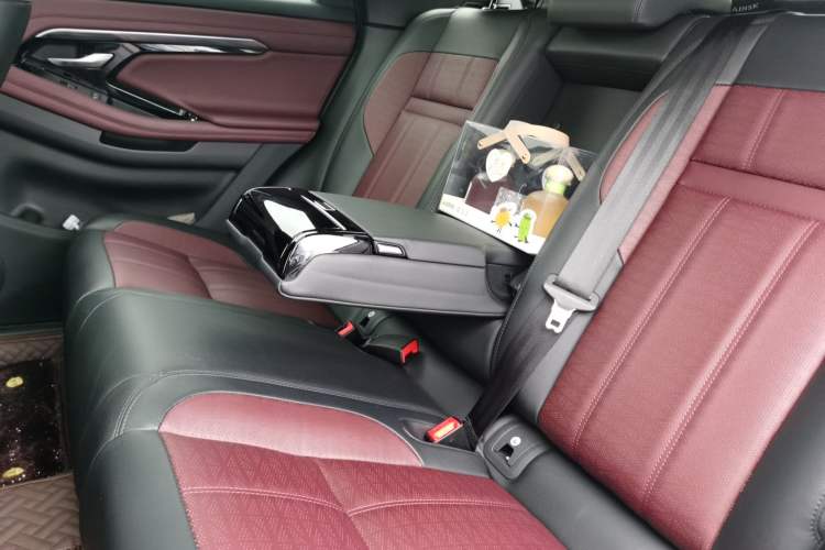 Used Land Rover Range Evoque 2021 Range Rover Velar L 249PS R-Dynamic First Edition
