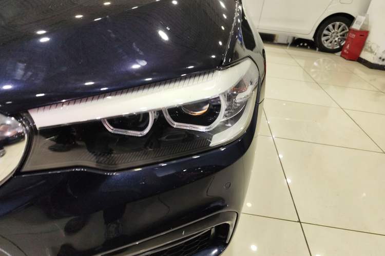 Used BMW 5 Series (Import) 2018 525i M Sport Package