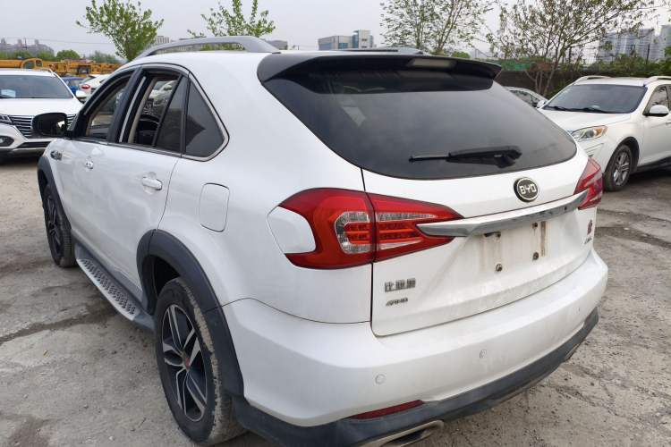 Used BYD Tang New Energy 2015 2.0T Four-Wheel-Drive Flagship Model