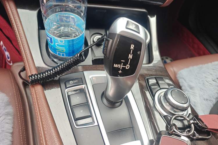 Used BMW 5 Series 2014 525Li Leading Model
