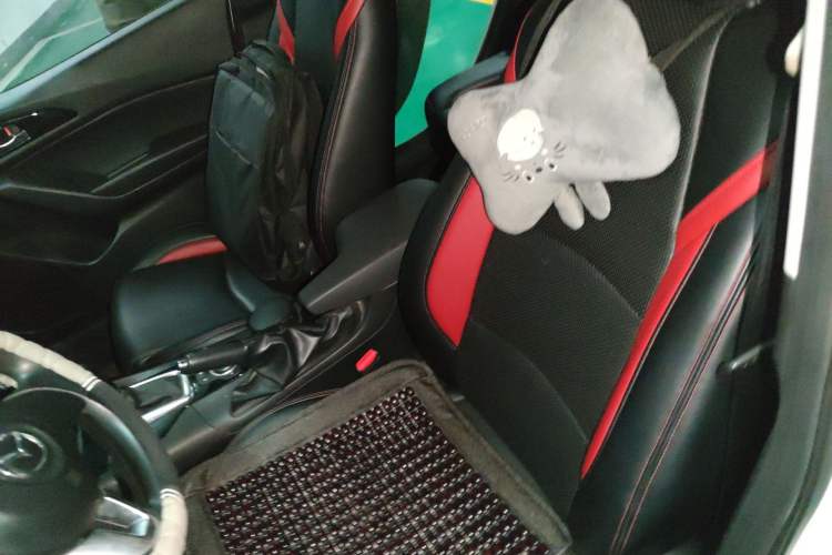 Used Mazda 3 Axela 2016 Sedan 1.5L Automatic Luxury Model
