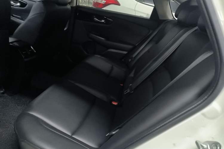 Used Honda Envix 2022 180TURBO CVT Comfort Version Interior 4