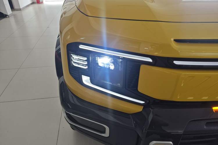 Used Deepal G318 2025 Worry-Free Adventure Edition Four-Wheel Drive Secret Realm Version Right Front Headlight