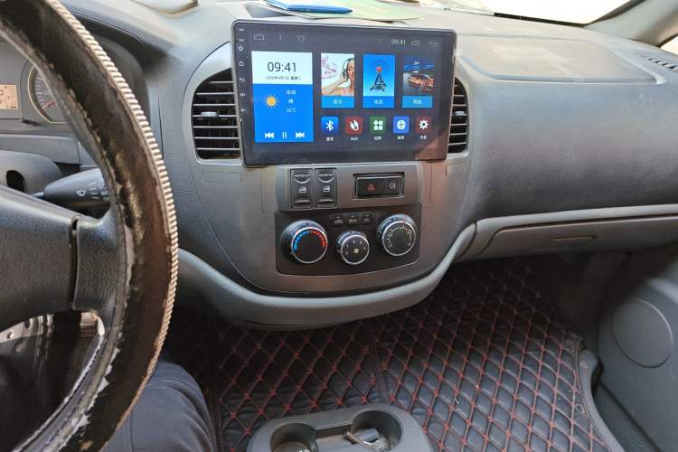 Used FORTHING Lingzhi 2013 M3 1.6L 7-Seater Comfort Model Audio And AC Panel