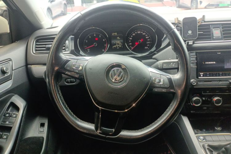 Used Volkswagen Sagitar 2017 1.6L Manual Comfort Model