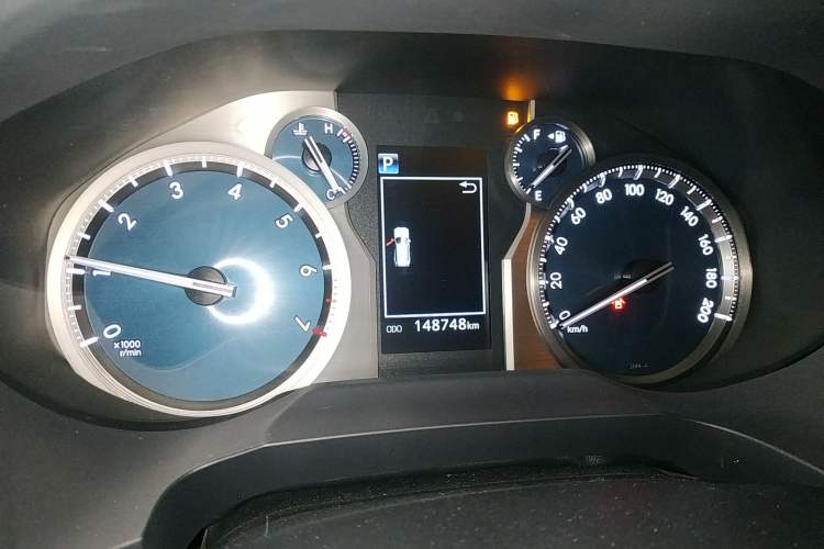 Used Toyota Prado 2018 3.5L Automatic TX-L Instrument Cluster