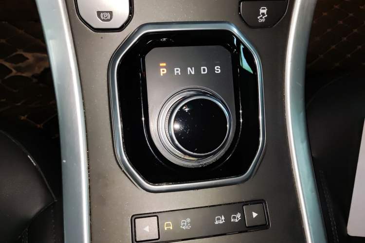 Used Land Rover Range Rover Evoque 2018 240 PS SE Smart Brilliance Edition
