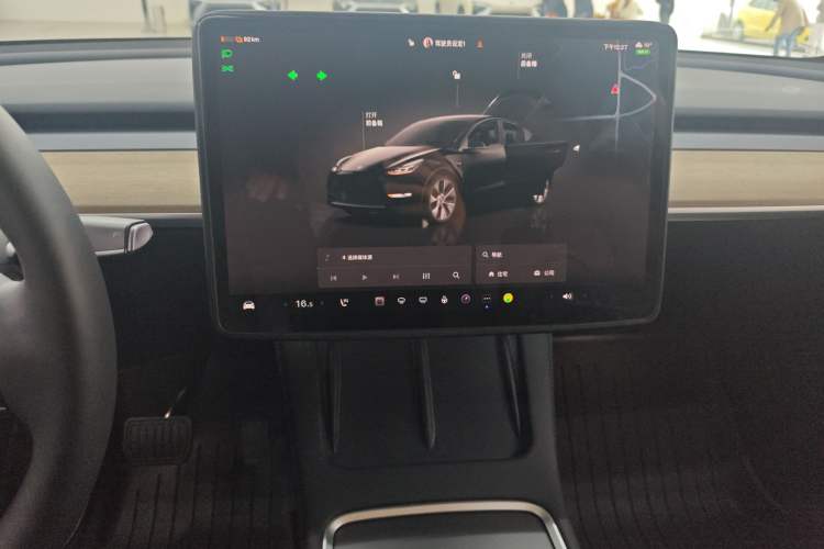 Used Tesla Model Y 2023 Long-Range All-Wheel-Drive Version
