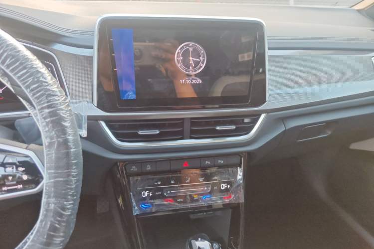 Used Volkswagen T-ROC 2025 Facelifted 300TSI DSG Two-Wheel-Drive Starlight Edition