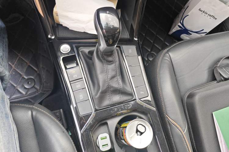 Used Volkswagen Passat 2019 330TSI Elite Edition China V Standard Gear Lever