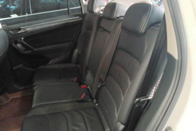 Used Volkswagen Tiguan L 2021 330TSI Automatic Two-Wheel Drive R-Line Enhanced Edition
