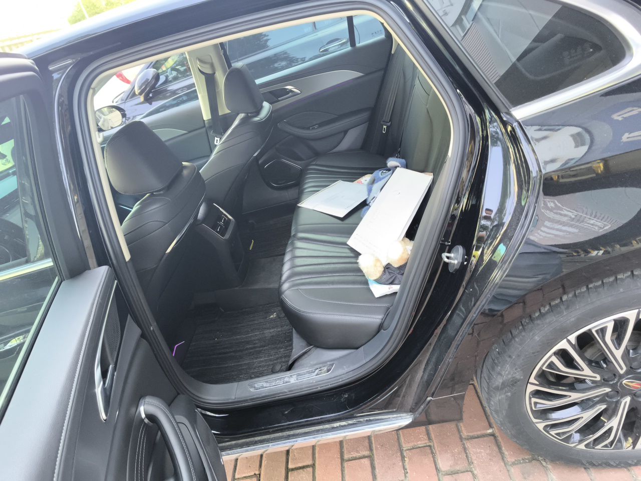 Hongqi H5 2023 2.0T Automatic Smart Connect Flagship Edition - Chinese Trim Chang — снимка 17