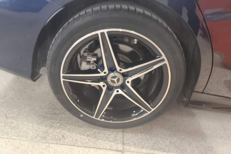 Used Mercedes-Benz C-Class 2020 Restyled C 260 Sport Edition Right Rear Wheel Hub