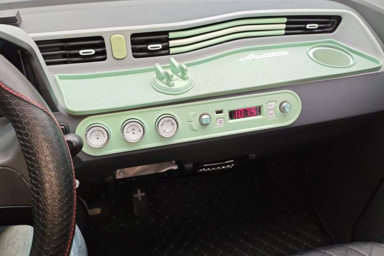 Used Wuling Hongguang MINIEV 2022 Macaron Premium Model – Lithium Iron Phosphate Audio And AC Panel