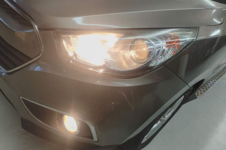 Used Hyundai ix35 2012 2.4L Automatic Two-Wheel Drive Prestige Edition GLS Left Front Headlight