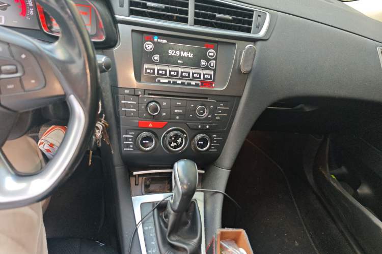 Used DS 5LS 2014 1.6T Elegant Version THP160