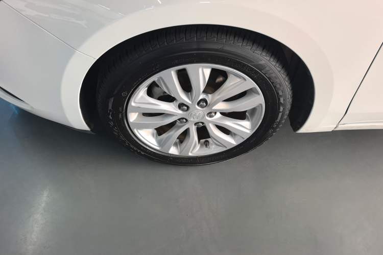 Used Buick GT 2021 Revised Version Flagship 1.5L Automatic Elite Edition Left Front Wheel Hub