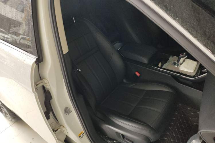 Used Land Rover Range Rover Evoque 2021 Range Rover Velar L 249PS R-Dynamic First Edition