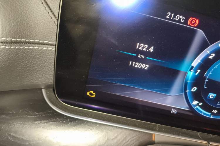 Used Mercedes-Benz E-Class 2019 E 300 L Sport Luxury Edition Odometer Close Up