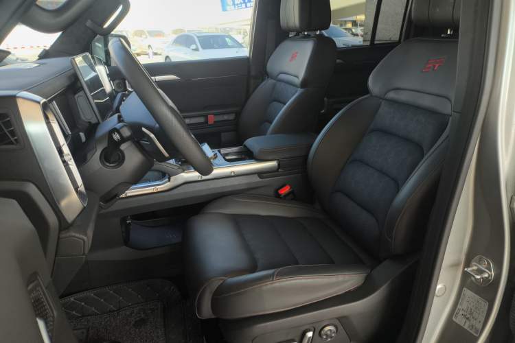 Used JETOUR Traveler 2024 2.0T All-Wheel-Drive Silver Dragon Wings