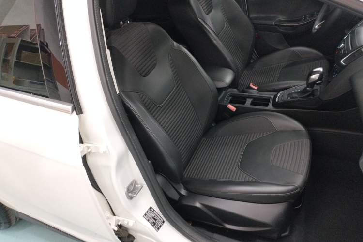 Used Ford Focus 2017 Hatchback EcoBoost 180 Automatic Elite Model Right Front Seat