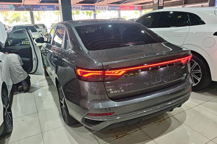 Used Geely Auto Emgrand 2022 4th Generation 1.5L CVT Flagship Model
