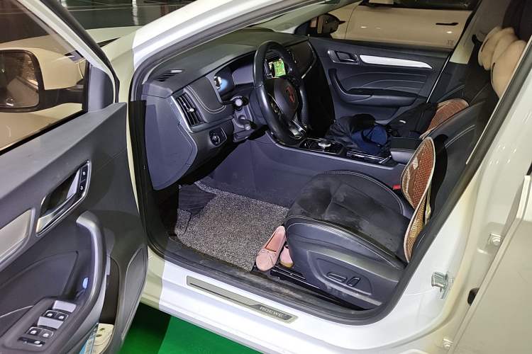 Used Roewe i6 New Energy 2017 45T Hybrid Connective Smart Luxury Edition