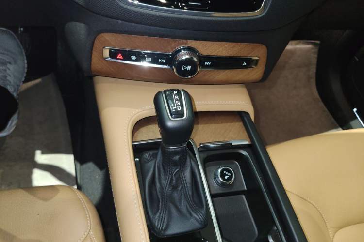 Used Volvo XC90 2019 T6 Zhiyi Edition 7-Seater China VI Standard
