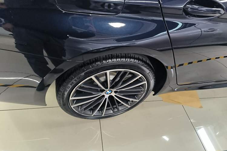 Used BMW 5 Series 2022 Second Facelift 530Li Leading Edition M Sport Package