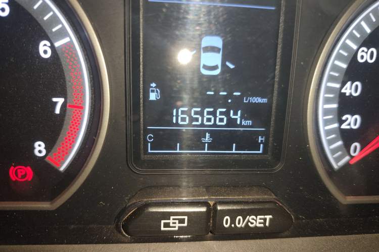 Used FORTHING Joyear X5 2013 1.6L Manual Luxury Model China V Standard Odometer Close Up