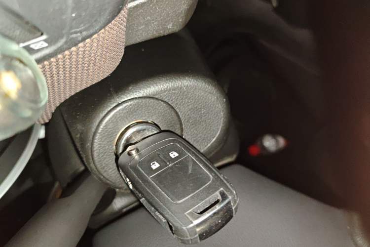 Used Chevrolet Cruze 2013 Hatchback 1.6L Automatic Luxury Model Vehicle Key