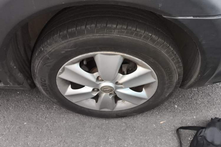 Used Nissan Livina 2010 Jingrui Edition 1.6L Manual Standard Model